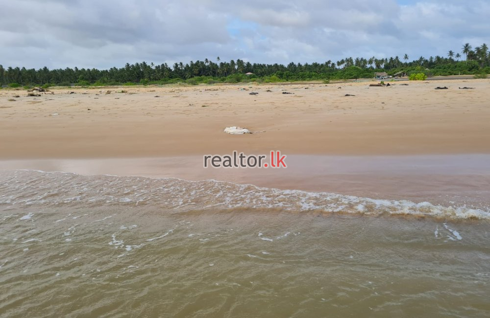 Beach Front Land At Kalpitiya