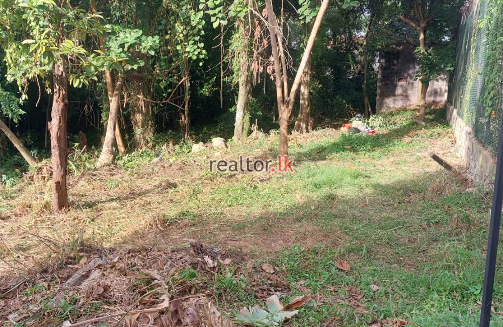 Lake Front Land At Off Beddagana Road