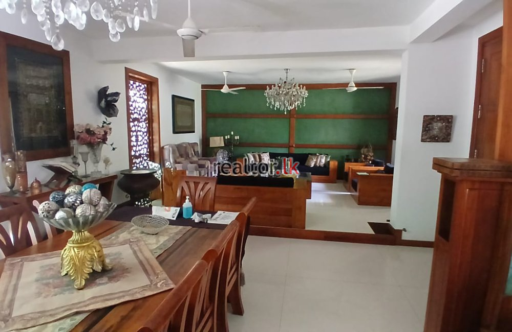 Luxury House For Sale In 10th Lane Colombo 03