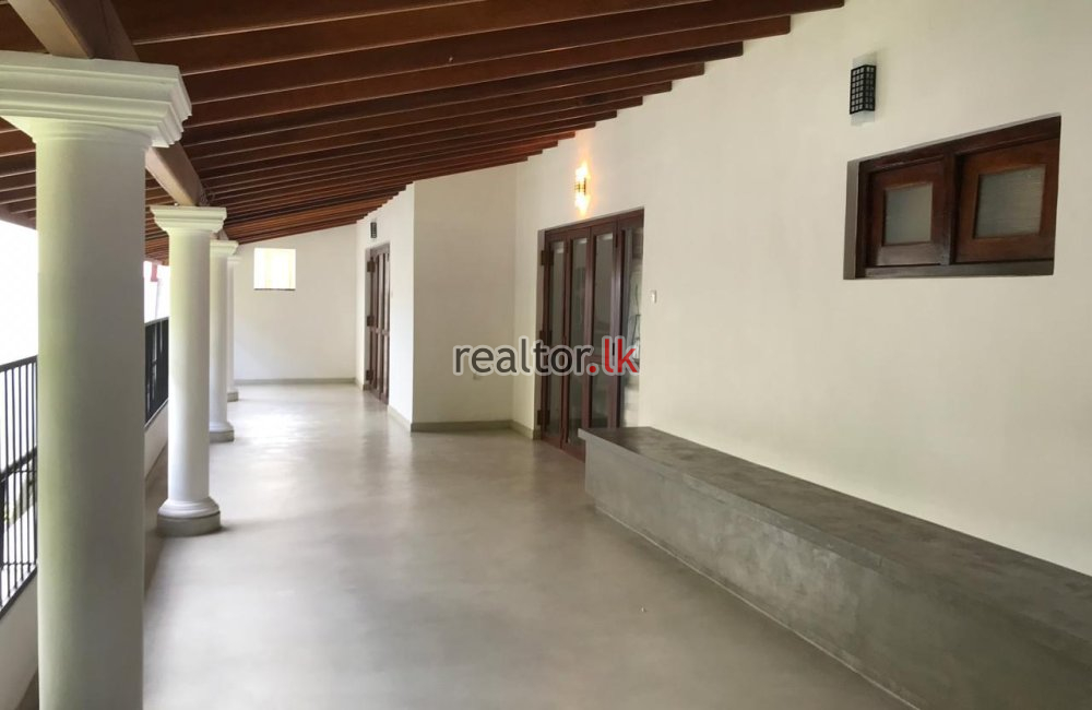 Villa For Sale In Moragasmulla Rd Rajagiriya