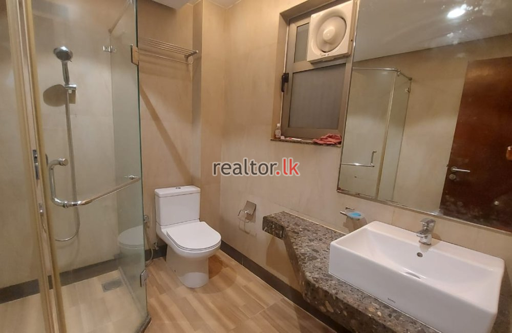 Three Bed In Iconic 110 Parliament Rd Apartments