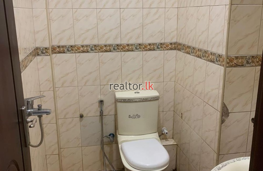 Three Bed For Sale In Plaza Residencies Colombo 9