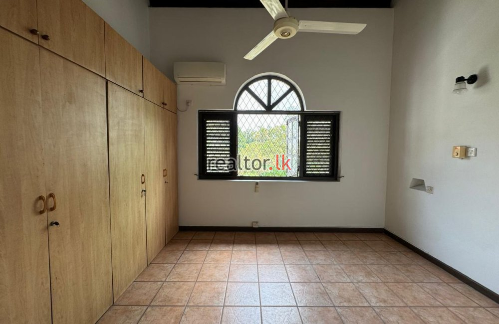 Two Story House In Rampart Rd Ethul Kotte