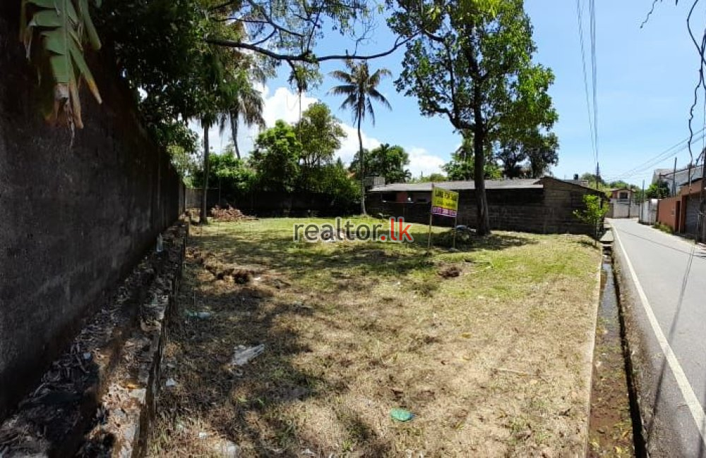 Facing Rajamalwatta Road Land For Sale