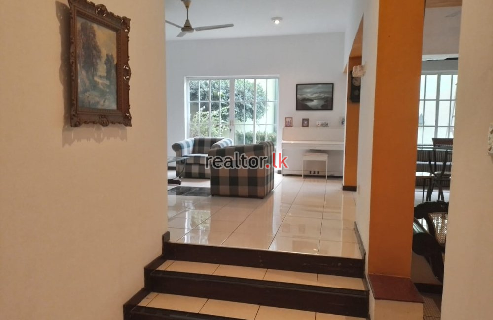 Three Story House In Nandimithra Pl Colombo 06