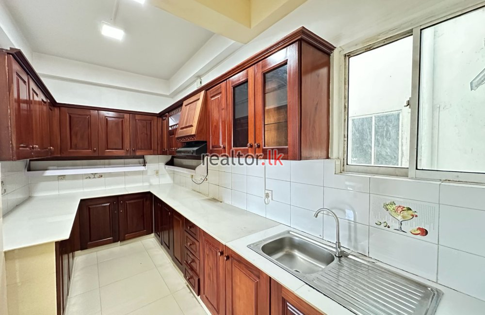 Four Bed Apartment For Rent In Colombo 04