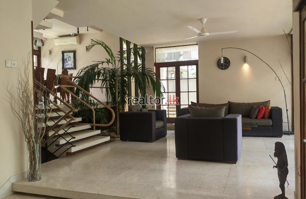 Luxury Five Bed House For Rent In Colombo 05