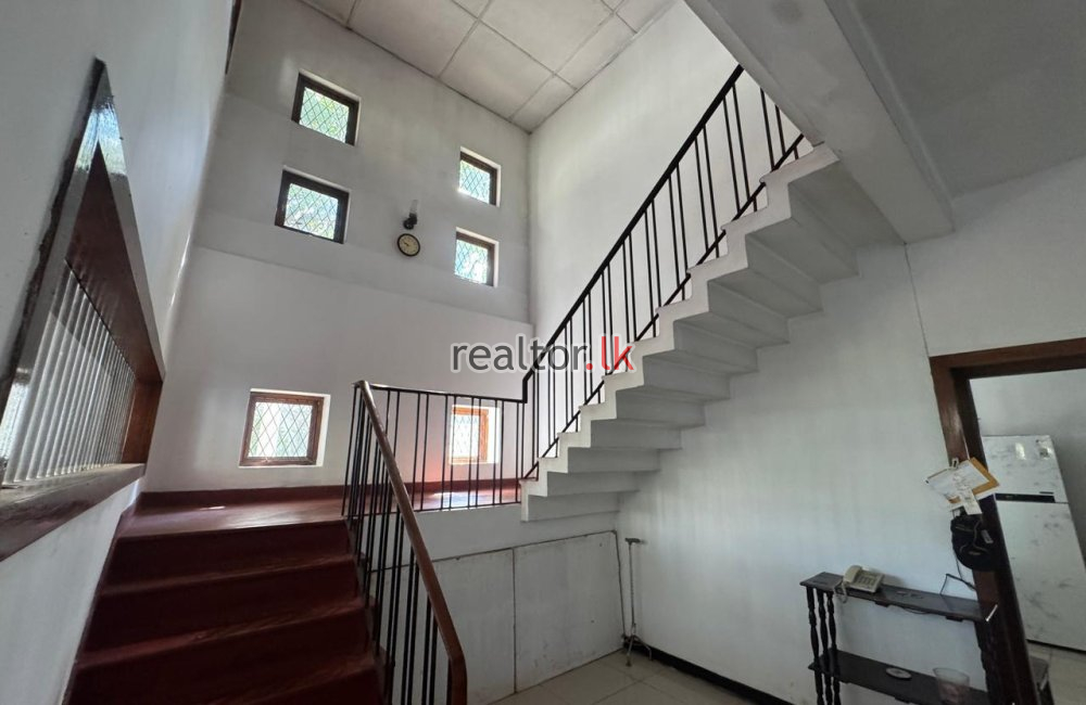 Two Story House For Sale In Anula Rd Colombo 06