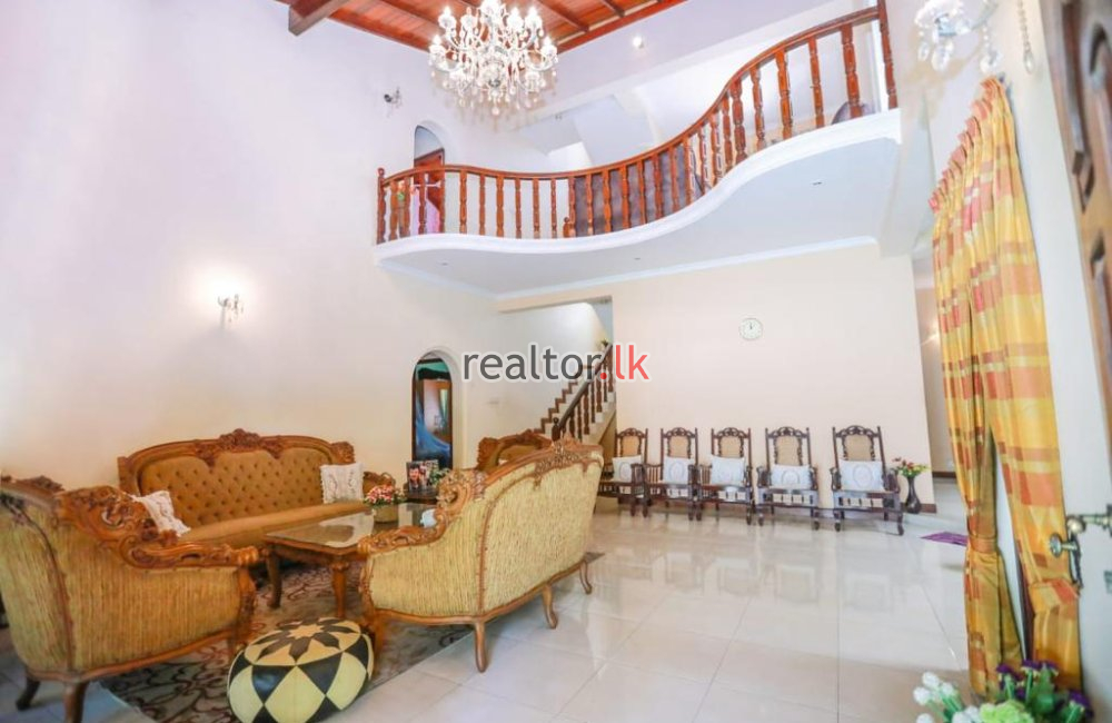 Five Bed House In Pothuarawa Road Pelawatte