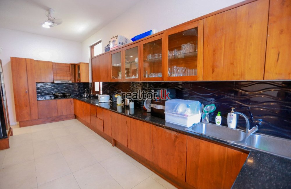 Luxury House For Sale In Pagoda Rd Nugegoda