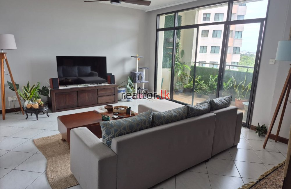 Four Bed For Sale In Royal Park Condominium