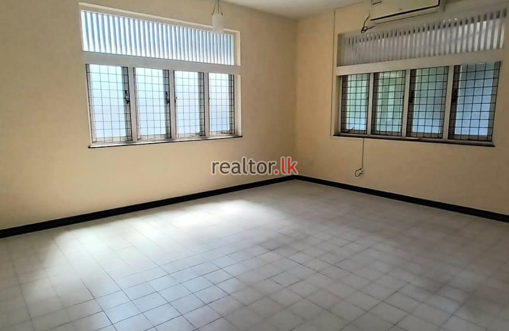 Four Bed House For Rent In Colombo 05