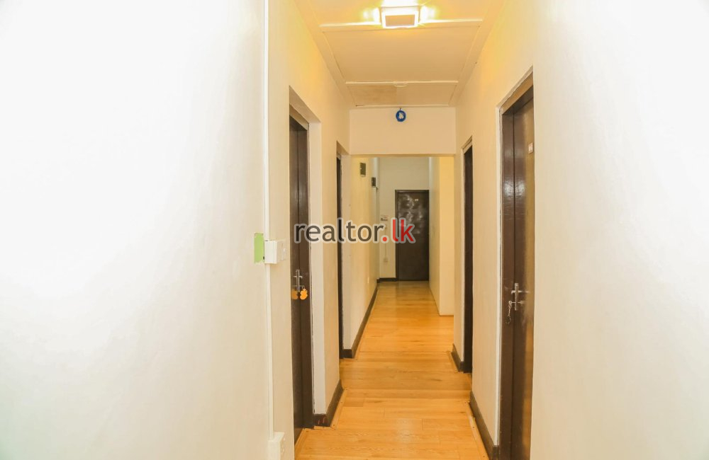 Luxury Villa For Sale In Nuwara Eliya