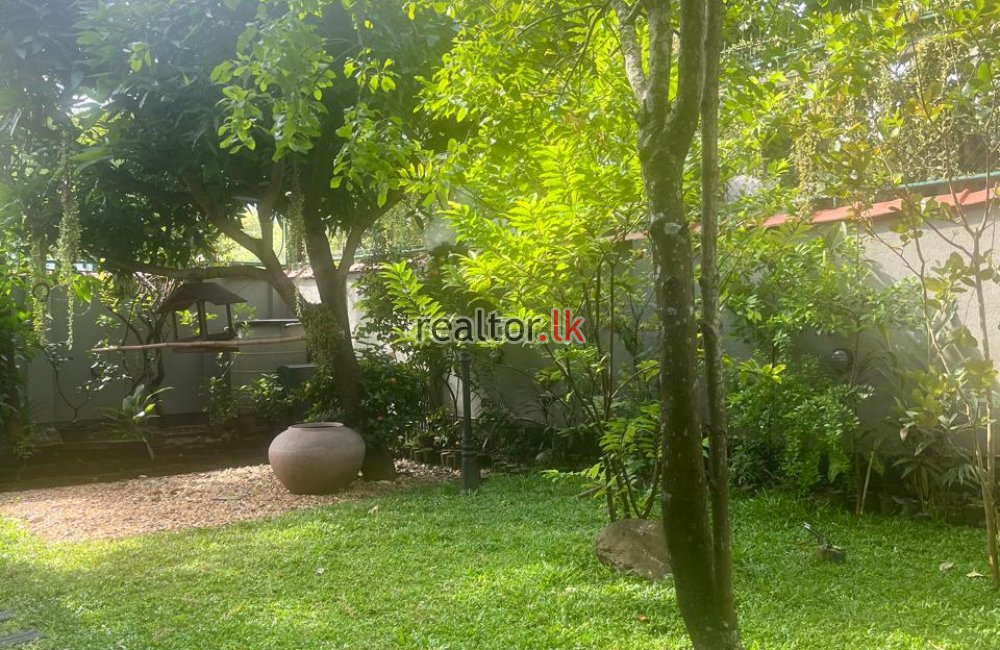 House For Rent At Off Isipathana Mw Colombo 05