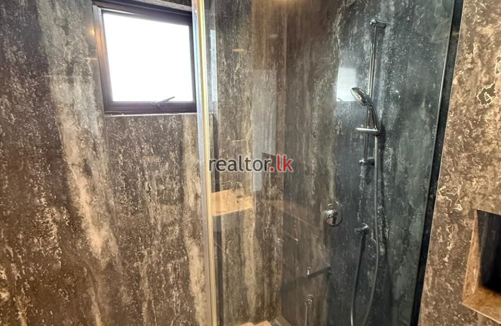 Four Bed Duplex In Park Heights Colombo 05