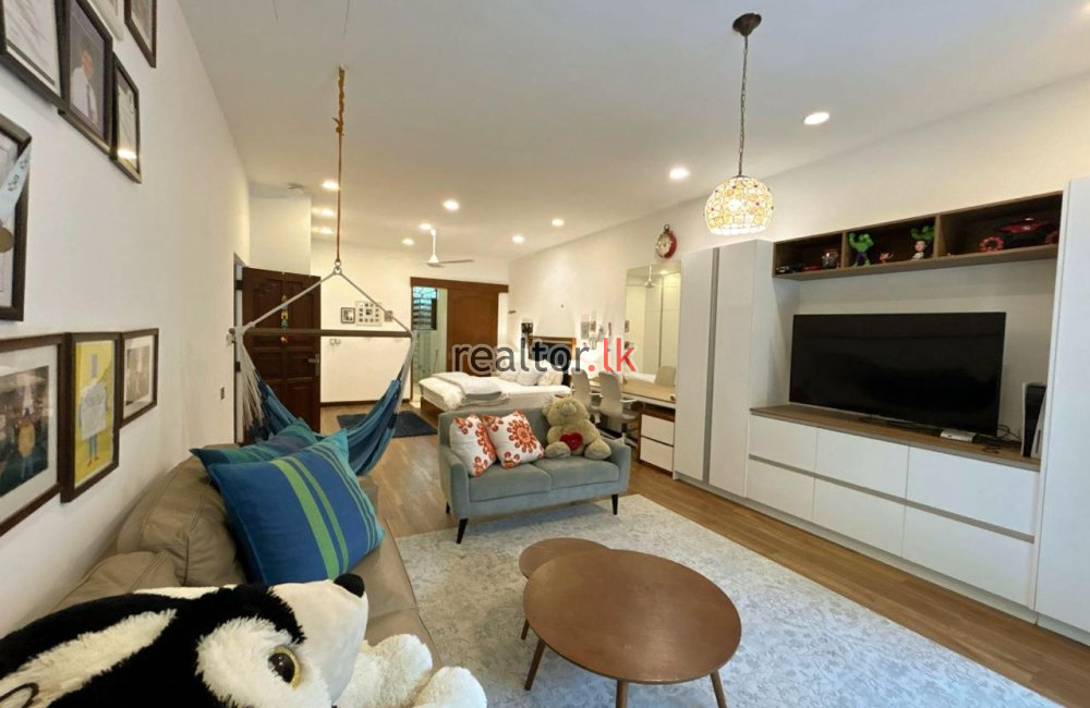 Luxury House For Rent At Wijerama Mw Colombo 07
