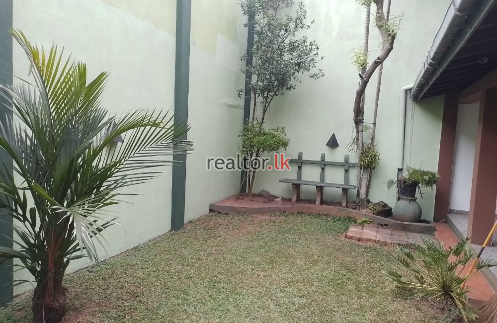 Three Story House In Nandimithra Pl Colombo 06