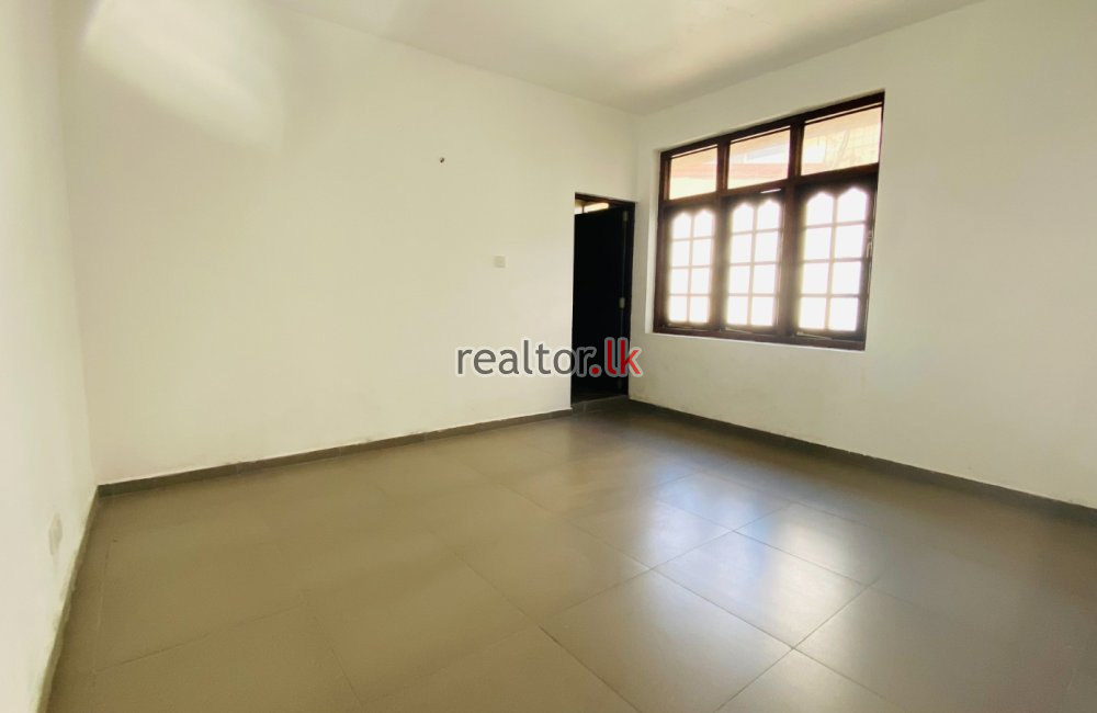 Building For Rent At Bambalapitiya