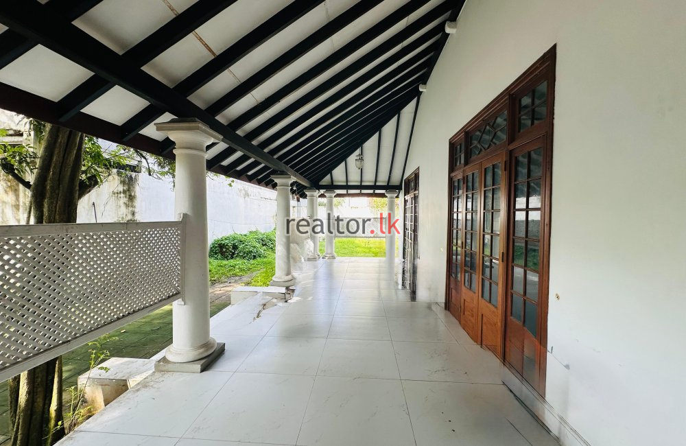Grand Colonial House For Rent In Colombo 03