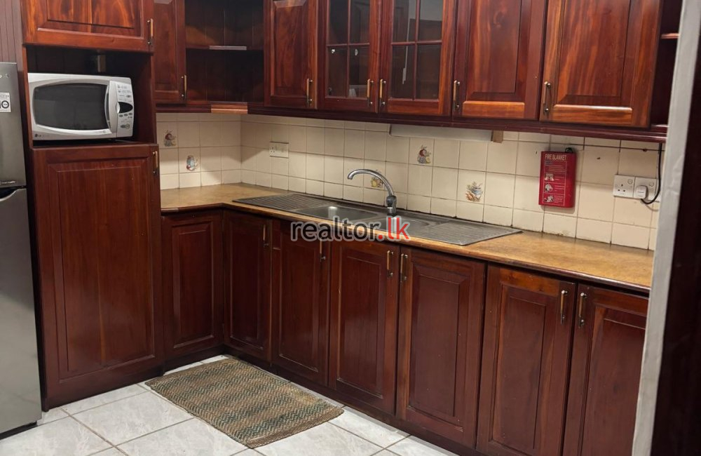 Three Bed For Sale At Queen\'s Court Apartments